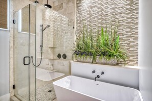 Combined shower/bathtub, hair dryer, towels, soap - Family Friendly! Luxury Seacrest Beach Home! Ocean Views & Overlooking 30A! (Rosemary Beach)