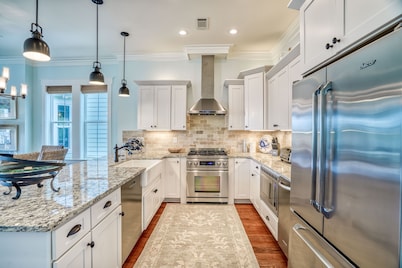 Family Friendly! Luxury Seacrest Beach Home! Ocean Views & Overlooking 30A!