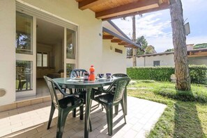 Outdoor dining - Holiday apartment with terrace (Lignano)