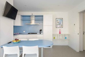 Fridge, microwave, dishwasher, coffee/tea maker