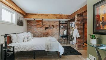 1 bedroom, desk, iron/ironing board, free WiFi