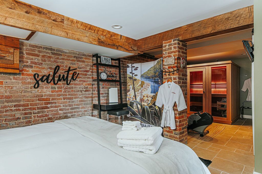 1 soverom, skrivebord, strykejern/-brett og wi-fi (inkludert)