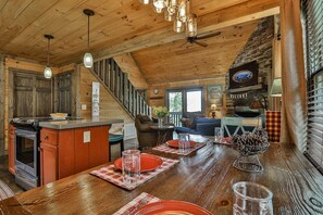 Interior - High Country Hideaway | Cherry Log, GA (Blue Ridge)