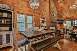 Dining - Moon River | Ellijay, GA (Ellijay)