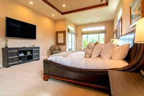 5 bedrooms, desk, iron/ironing board, travel cot