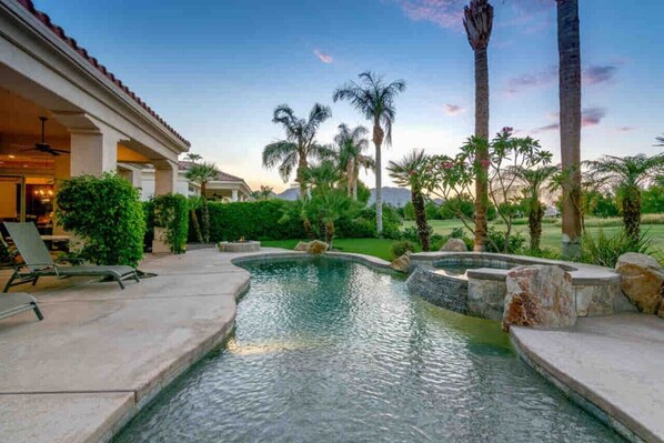 A heated pool - GOLF RETREAT in PGA WEST (La Quinta)