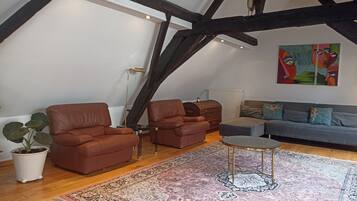 Fernseher, Stereoanlage