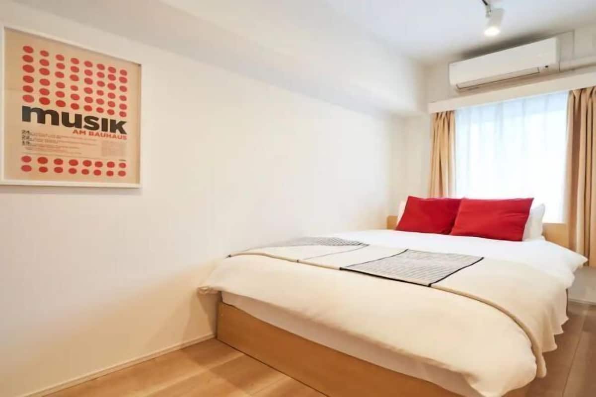 1 bedroom, iron/ironing board, free WiFi