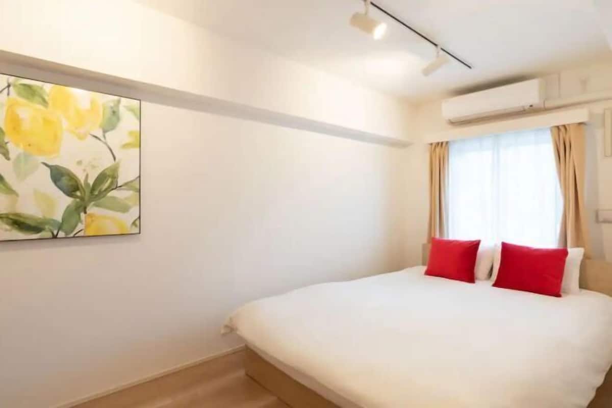 1 bedroom, iron/ironing board, free WiFi