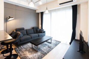 Apartemen Basic | 1 kamar tidur, setrika/meja setrika, dan Wi-Fi gratis