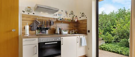 Refrigerador, microondas, horno, placa de cocina