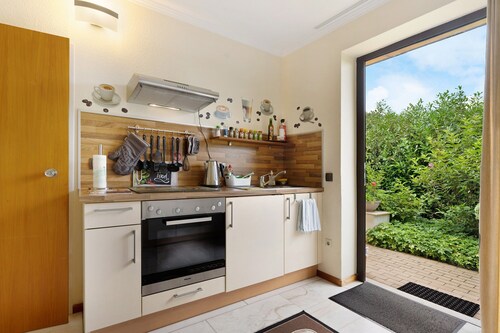 Ferienwohnung "1" in Ostseenähe mit Terrasse & Wi-Fi