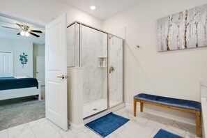 9 bedrooms, iron/ironing board, Internet, bed sheets