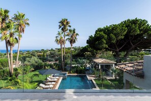 Piscine extérieure, piscine chauffée