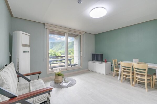 Basic Room, 1 Bedroom (Greenbang) | 1 bedroom, free WiFi