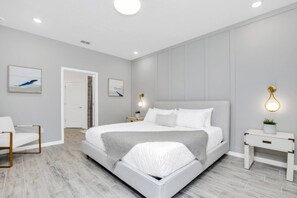 15 dormitorios, tabla de planchar con plancha, Internet y ropa de cama