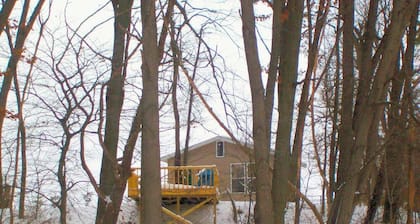 Perfect couple's retreat or family getaway less than an hour from Lake Michigan!