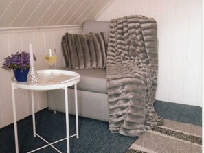 Unclassified image, 3 of 10, button