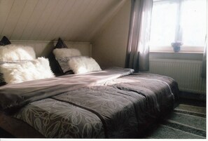 3 chambres, lit parapluie, Wi-Fi, draps fournis