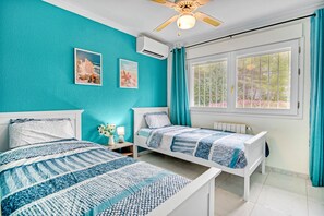 3 chambres, fer et planche à repasser, Wi-Fi gratuit, draps fournis