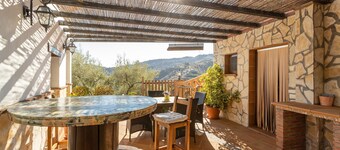 Holiday Home "Fuente Luz Cottage" with Mountain View, Pool, Wi-Fi, Terrace & Garden