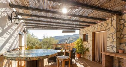 Holiday Home "Fuente Luz Cottage" with Mountain View, Pool, Wi-Fi, Terrace & Garden