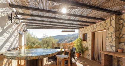 Holiday Home "Fuente Luz Cottage" with Mountain View, Pool, Wi-Fi, Terrace & Garden