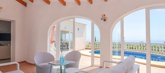 "Casa La Perla" Villa con vista mare, piscina privata, balcone, A/C e Wi-Fi