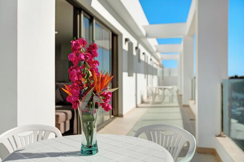 Appartement Atico Albamar avec vue sur les montagnes, Wi-Fi, balcon et terrasse