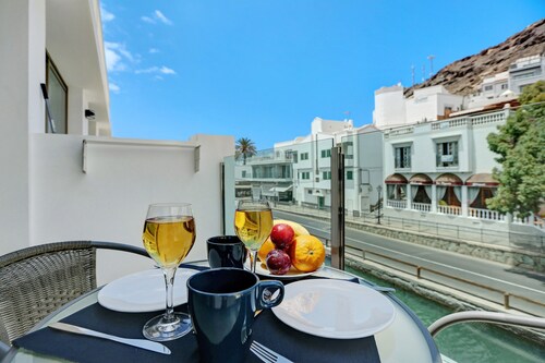 Appartement Albamar 1D avec vue sur les montagnes, Wi-Fi, climatisation et balcon
