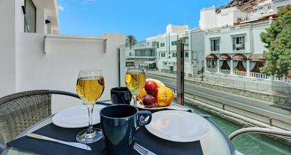 Appartement Albamar 1D avec vue sur les montagnes, Wi-Fi, climatisation et balcon