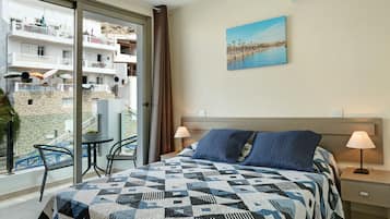 1 chambre, fer et planche à repasser, Wi-Fi gratuit, draps fournis