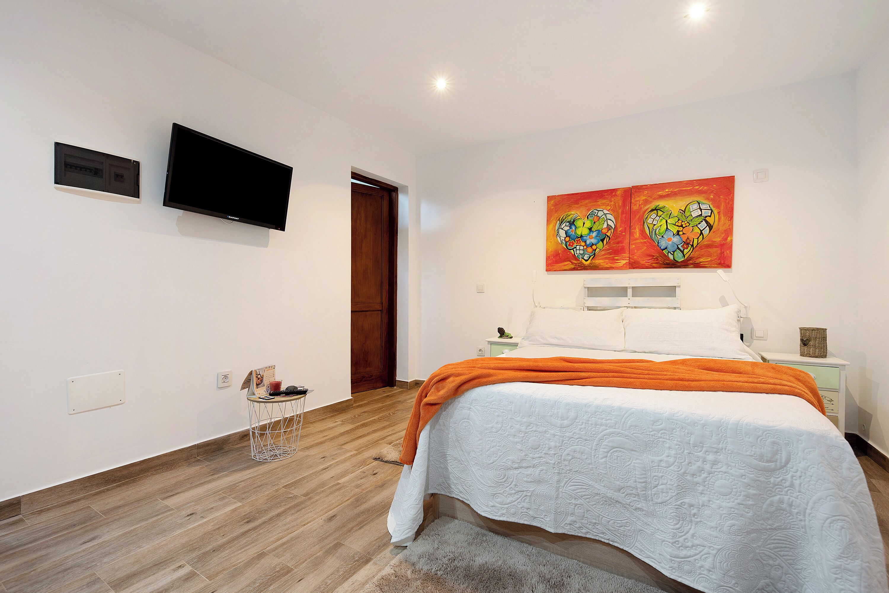 1 dormitorio, tabla de planchar con plancha, wifi gratis y ropa de cama