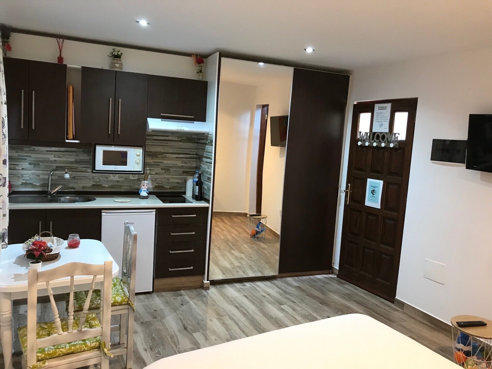 2 dormitorios, tabla de planchar con plancha, wifi gratis y ropa de cama