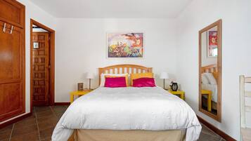 2 chambres, fer et planche Ă repasser, Wi-Fi gratuit, draps fournis