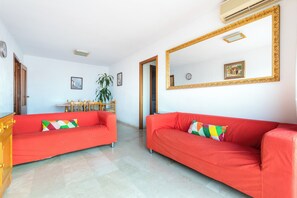 Fernseher, DVD-Player, Stereoanlage