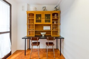 Interior - Holiday Apartment in Fuengirola Centre with Balcony, A/C & WiFi (Fuengirola)