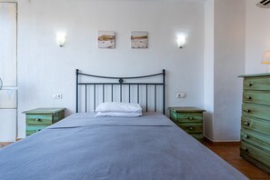 1 bedroom, iron/ironing board, free WiFi, bed sheets - Holiday Apartment in Fuegirola Centre with Balcony, Air Conditioning & Wi-Fi (Fuengirola)