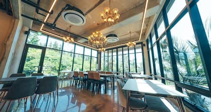 J View Hotel