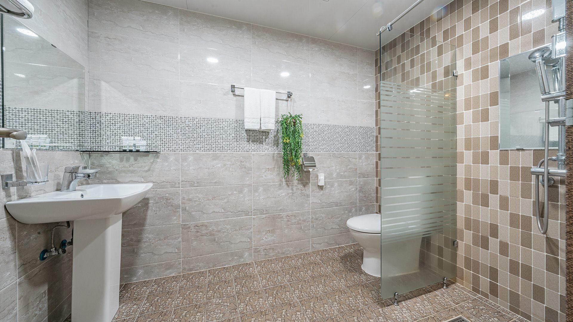 deluxe double room (dining) | 2 bedrooms, free wifi