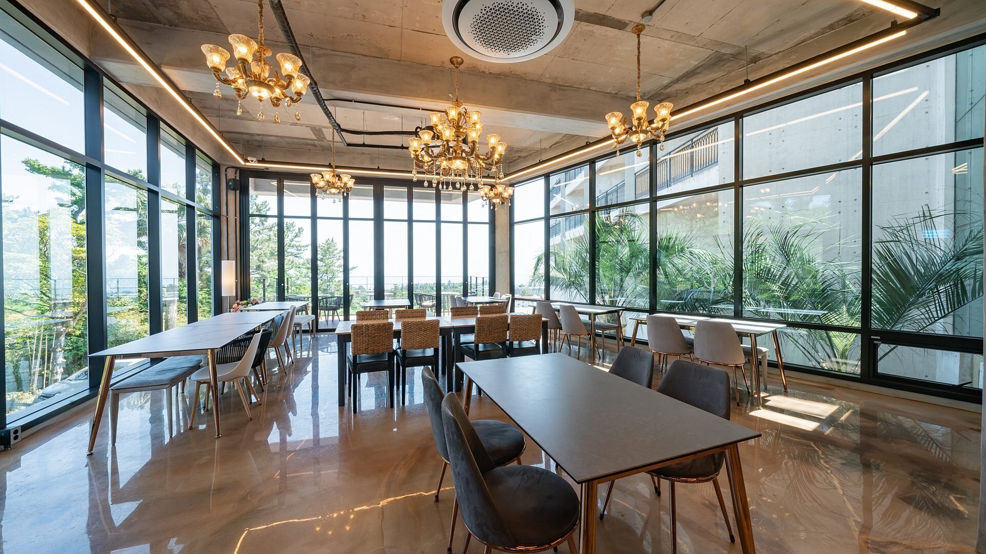 breakfast served, american cuisine, pool views