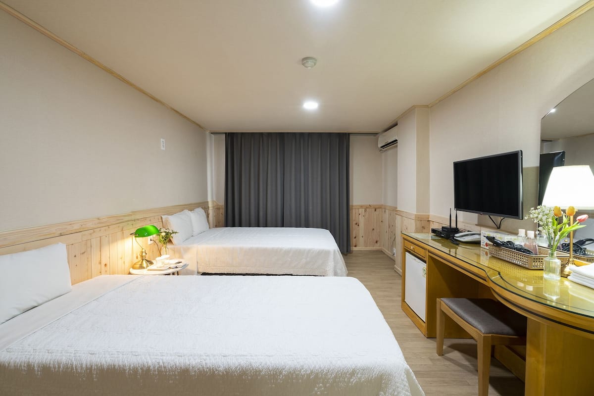Chambre Triple | Wi-Fi gratuit, draps fournis