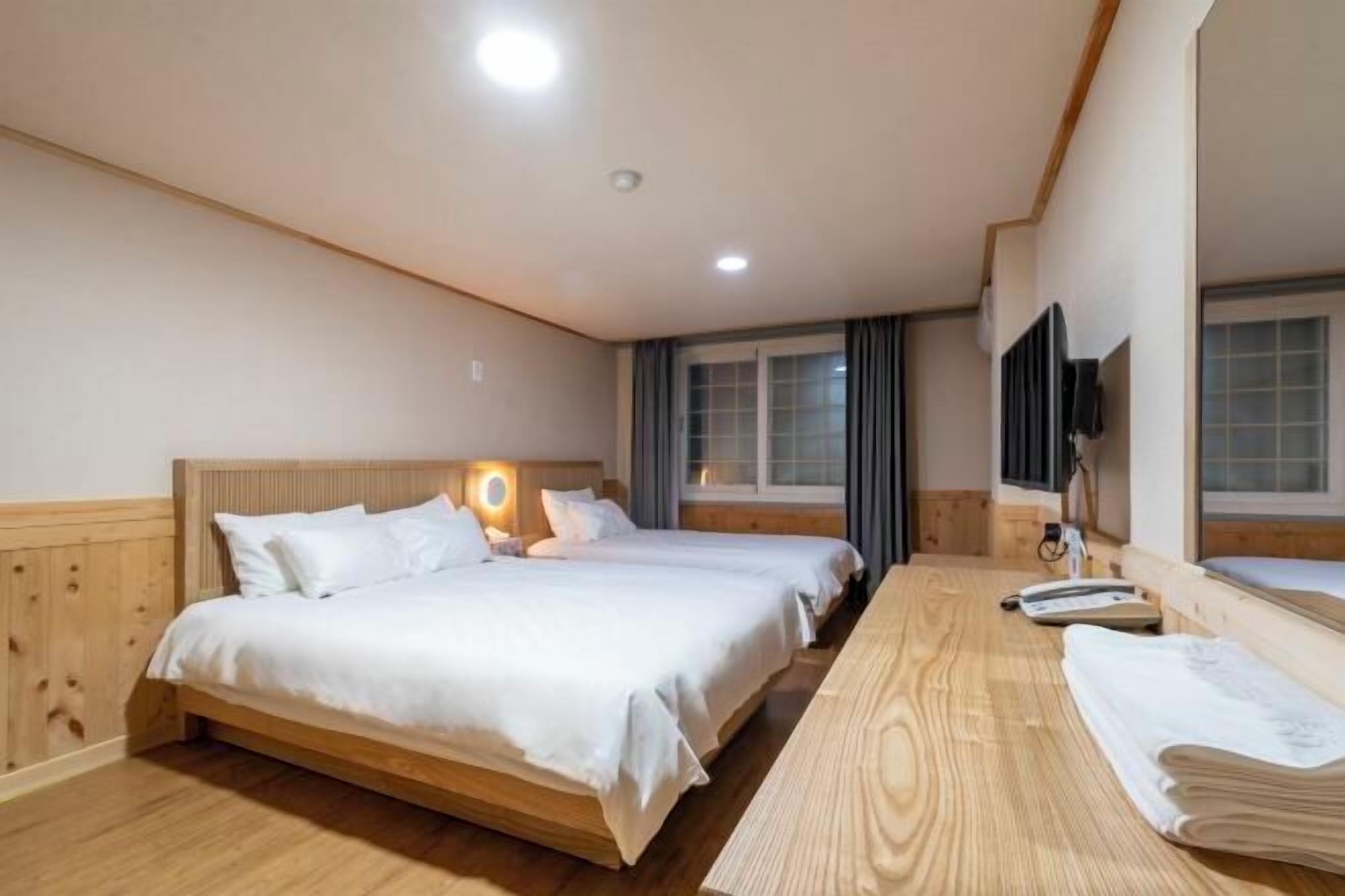 Free WiFi, bed sheets