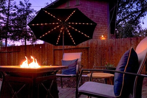 The Zin Retreat | 4-Min Walk to Downtown Wine, Beer, Shops, and MORE!