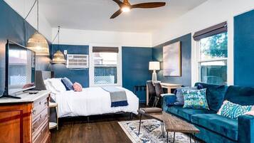 1 chambre, matelas mémoire de forme, fer et planche à repasser