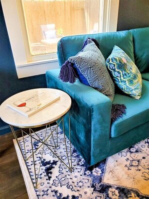 Téléviseur connecté, livres, services de diffusion en continu