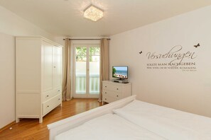 2 bedrooms, in-room safe, WiFi, bed sheets