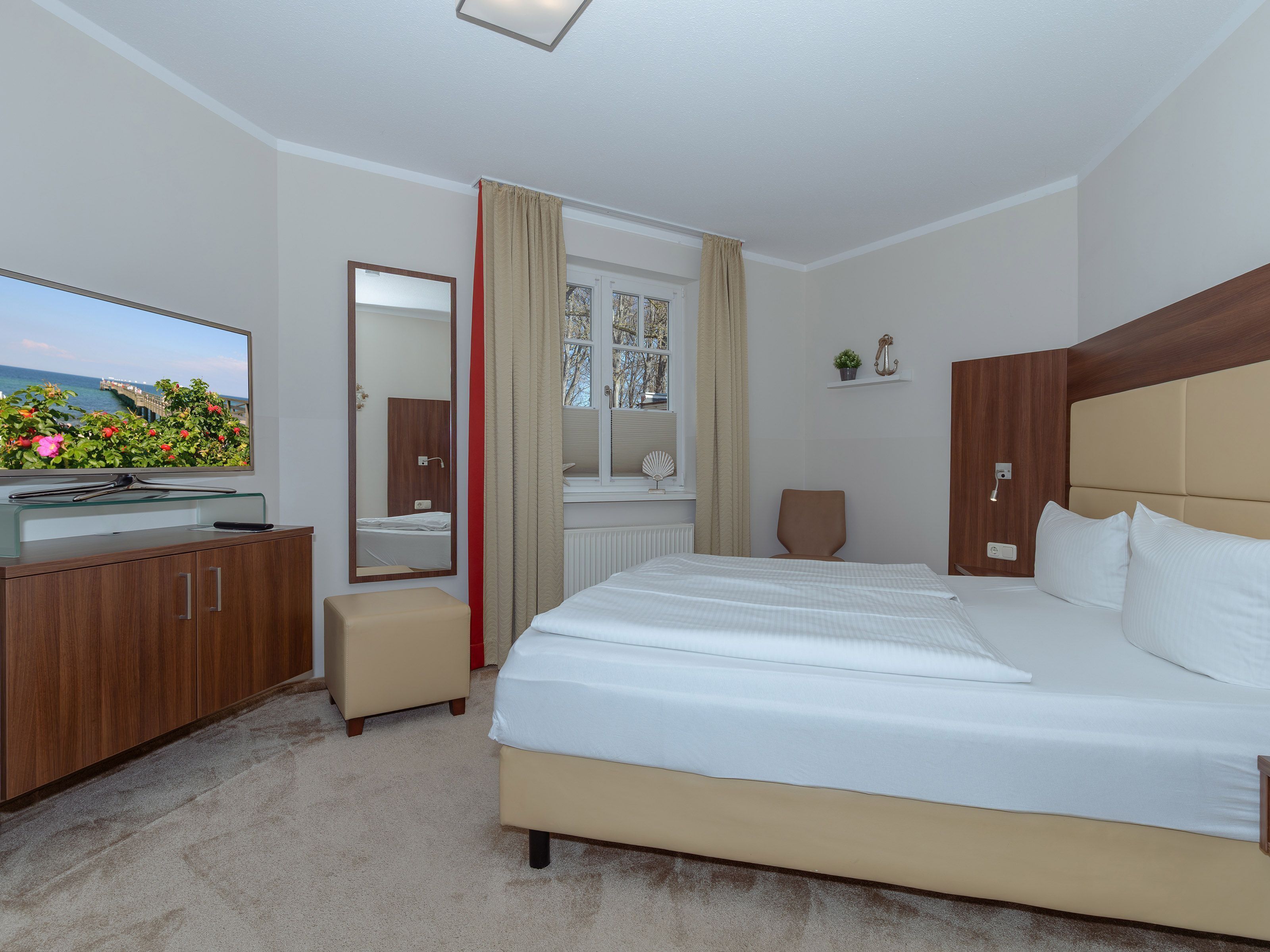 2 bedrooms, in-room safe, WiFi, bed sheets