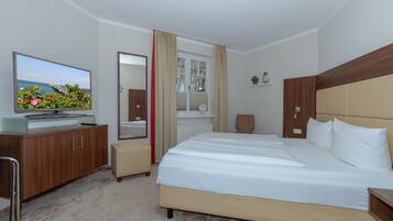 2 bedrooms, in-room safe, WiFi, bed sheets