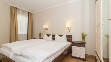 2 bedrooms, in-room safe, WiFi, bed sheets